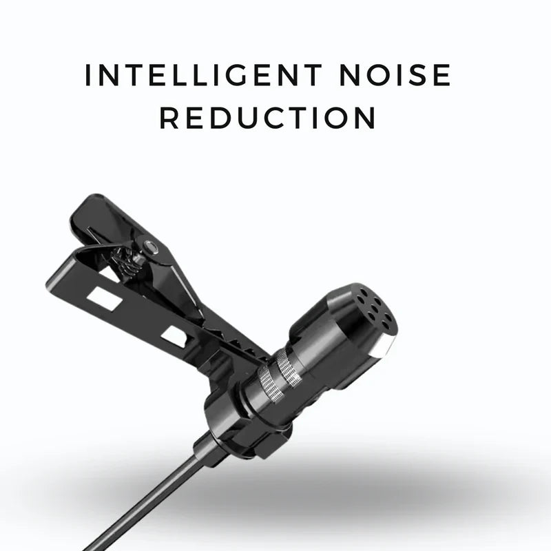 Microphone audio mains libres universel Movyro 3,5 mm pour autoradio stéréo, connecté à un système audio automobile.